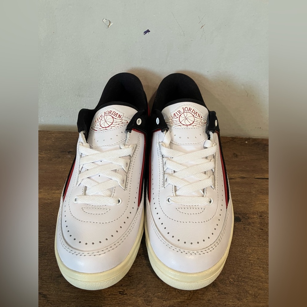 Jordan 2 Retro Low
Chicago Twist (Women's) - Picture 6 of 9